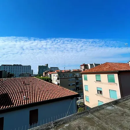 Alojamento de Acomodação e Pequeno-almoço Venezia Stella *